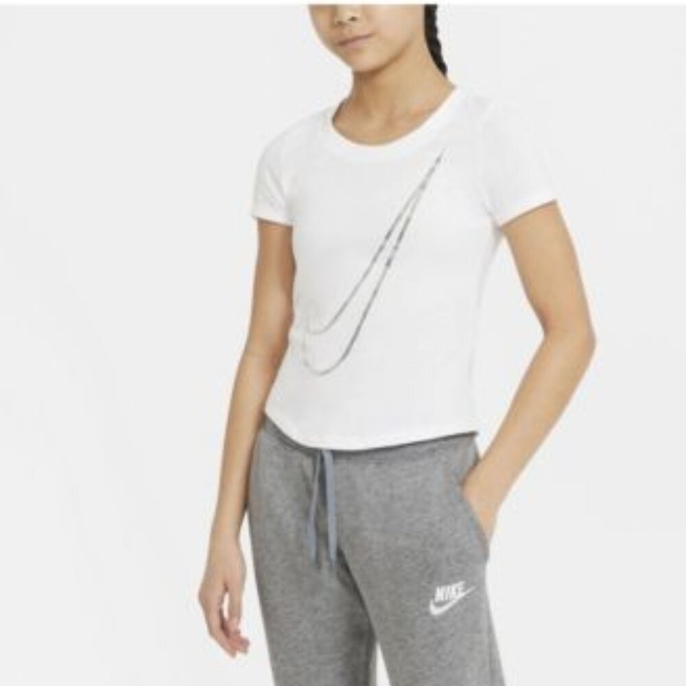 Nike Big Girls Sportswear T-shirt